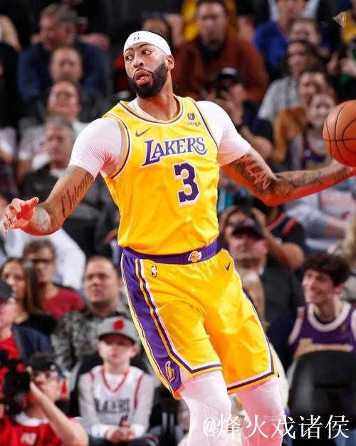 浓眉35分詹皇21+8 湖人上演22分惊天逆转击败太阳 浓眉35分詹皇21+8 湖人上演22分惊天逆转击败太阳